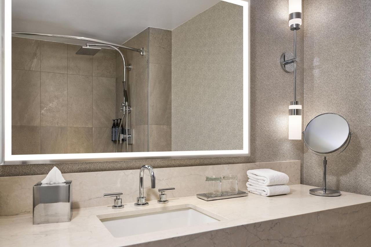 | The Westin Bellevue