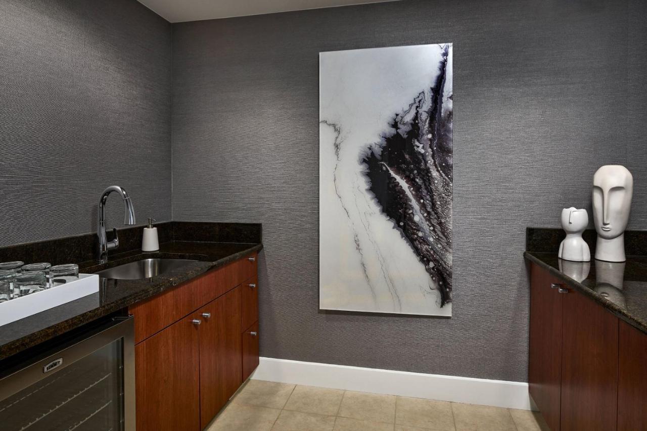 Chairman Suite, Suite, 1 King, Corner room, High floor at The Westin Bellevue
