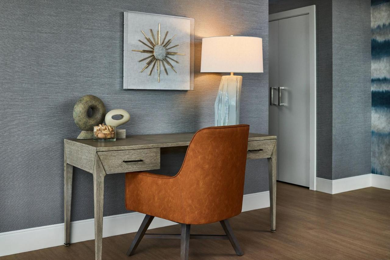 | The Westin Bellevue