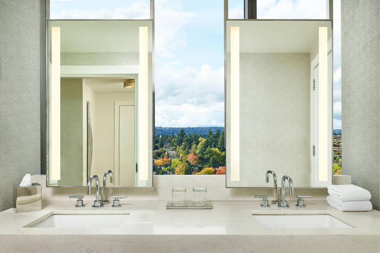 | The Westin Bellevue