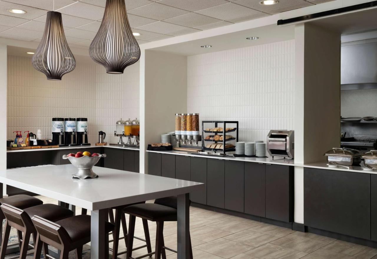 | Hilton Garden Inn Boston-Burlington