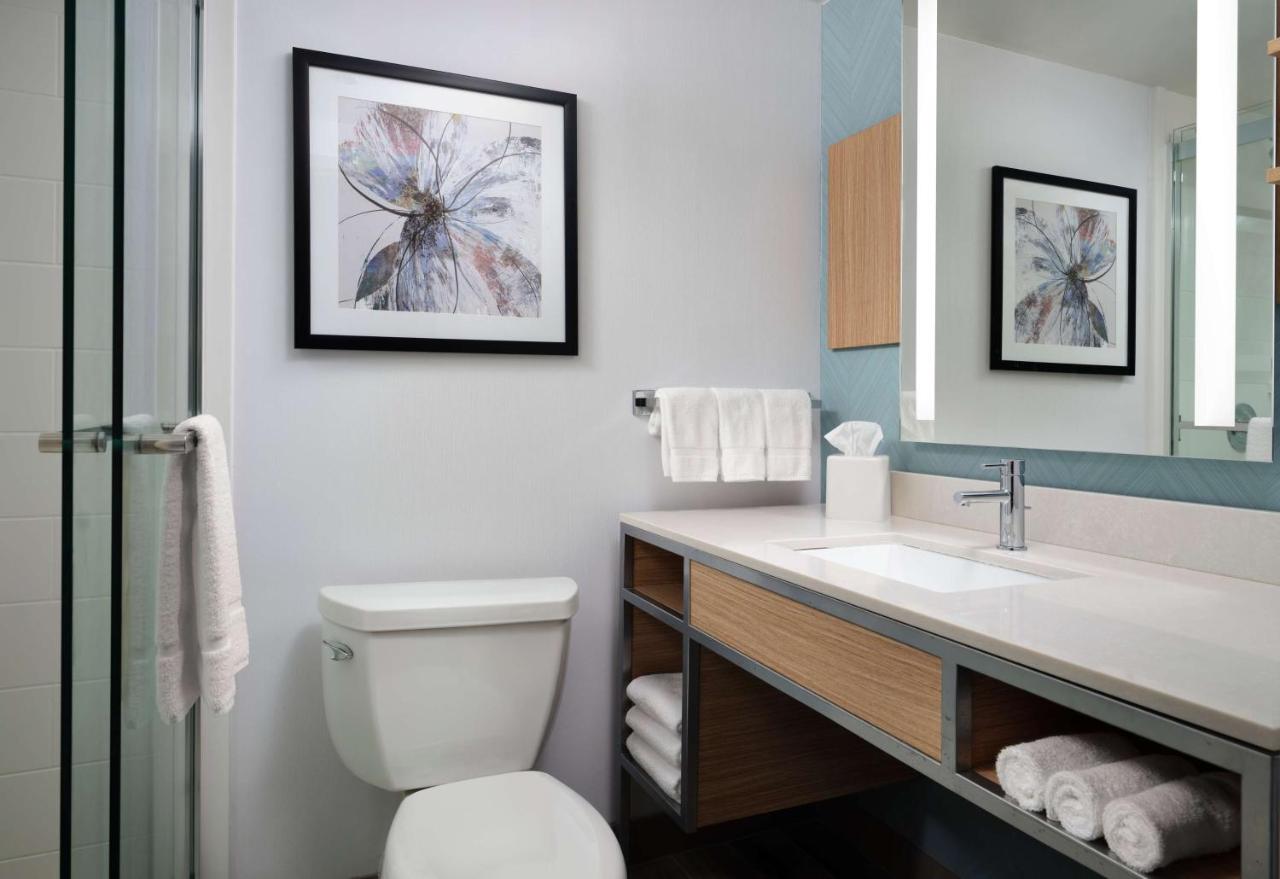 | Hilton Garden Inn Boston-Burlington