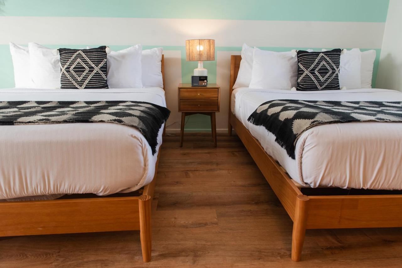  | Seaspray Surf Lodge
