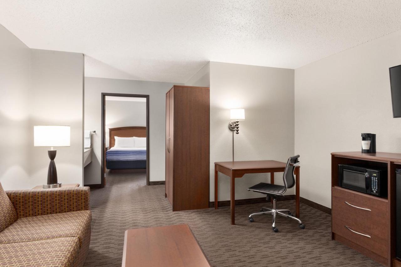 King Suite - Non-Smoking at AmericInn by Wyndham Fergus Falls - Conference Center