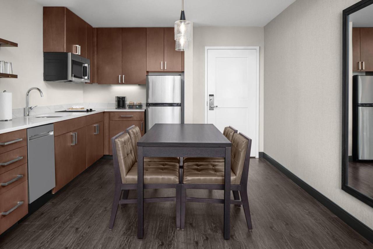 One-Bedroom Queen Suite - Hearing Accessible at Residence Inn By Marriott Jacksonville - Mayo Clinic Area