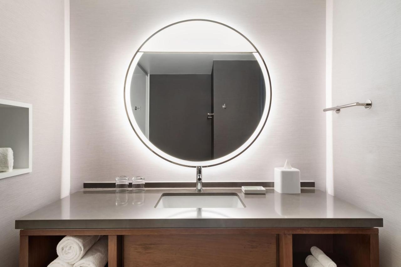 | Courtyard by Marriott Marina del Rey