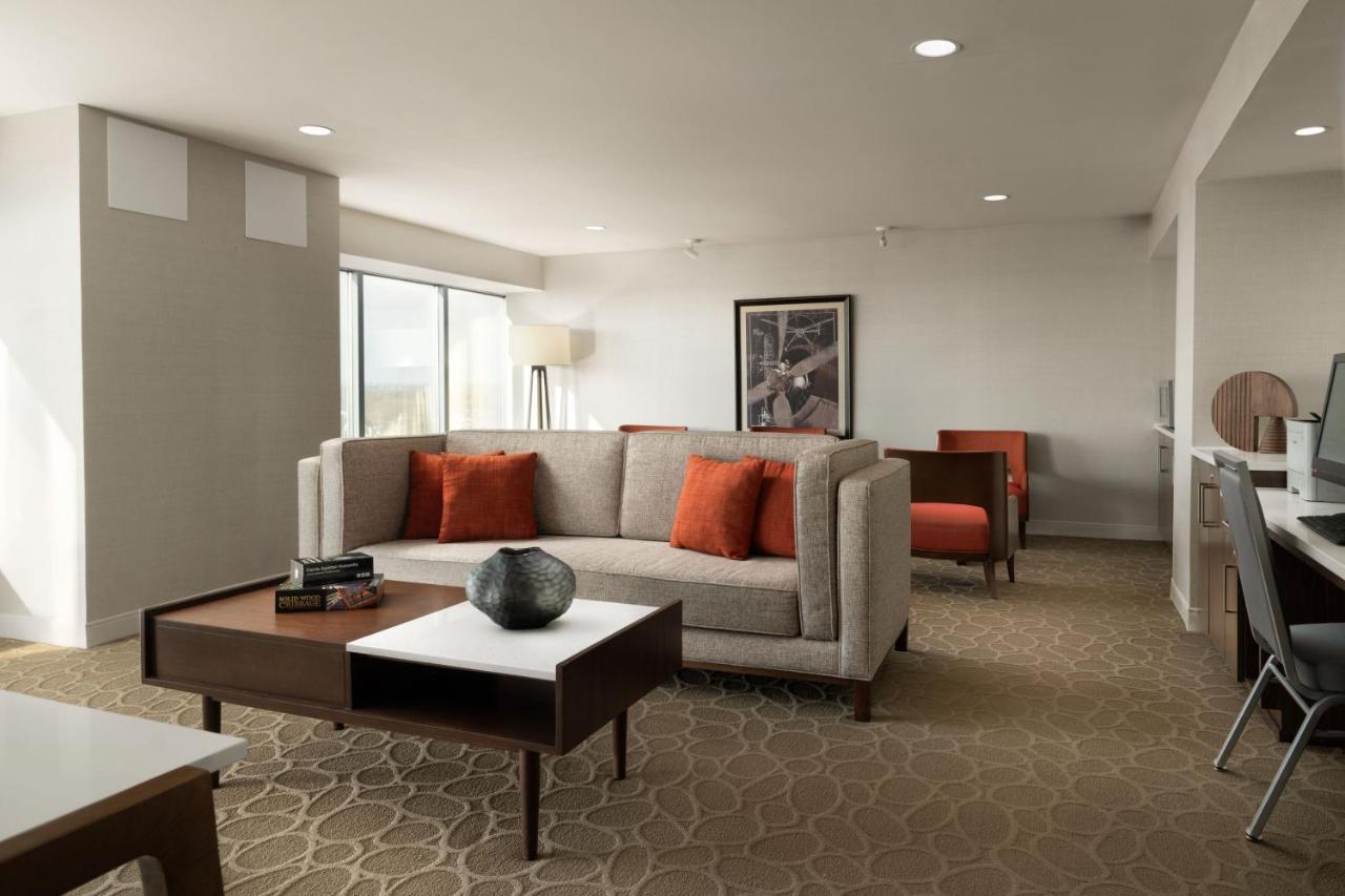 | Delta Hotel Philadelphia Airport