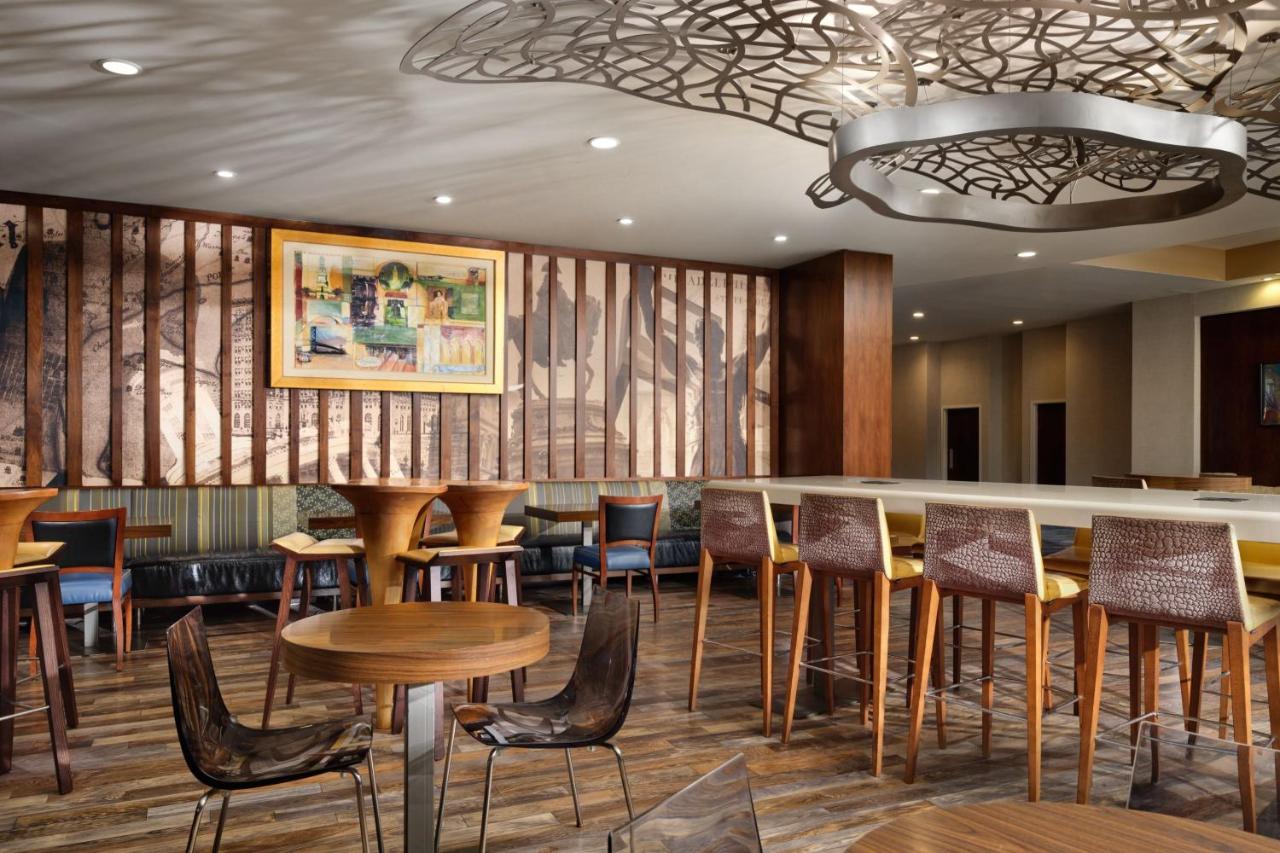 | Delta Hotel Philadelphia Airport