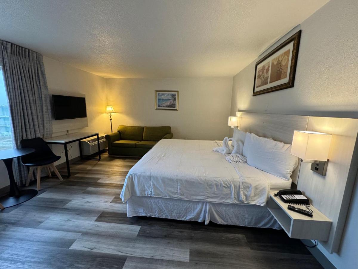 | Emerald Shores Hotel - Daytona Beach