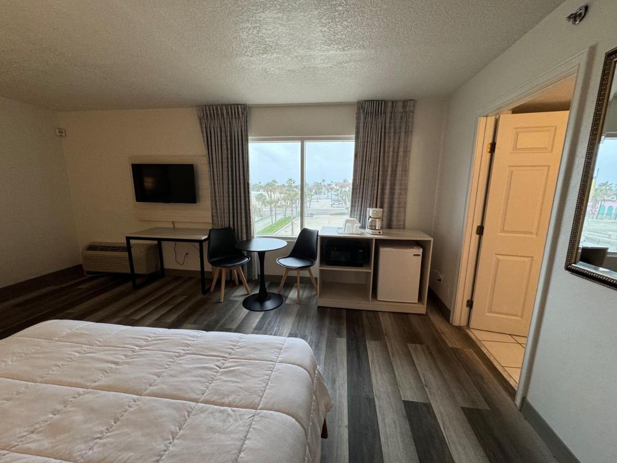  | Emerald Shores Hotel - Daytona Beach
