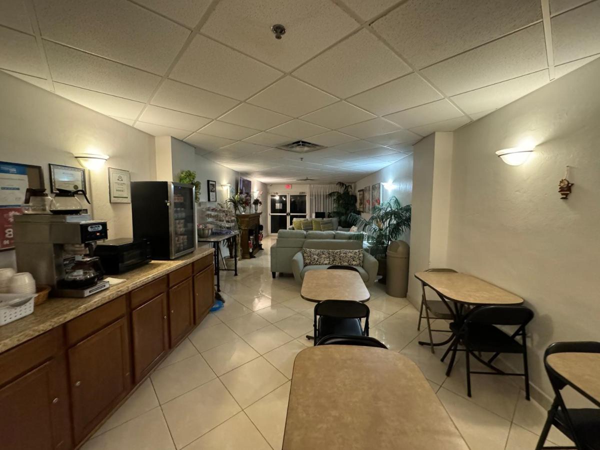  | Emerald Shores Hotel - Daytona Beach