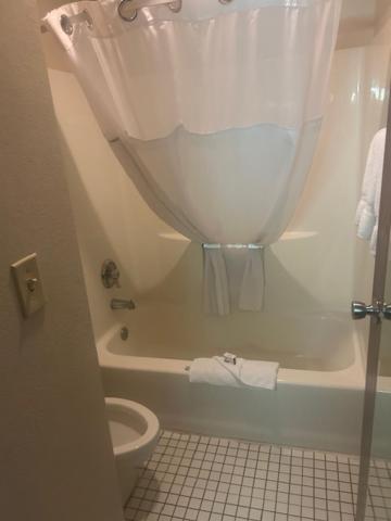 Queen Room - Non-Smoking at Baymont by Wyndham Battle Creek/I-94