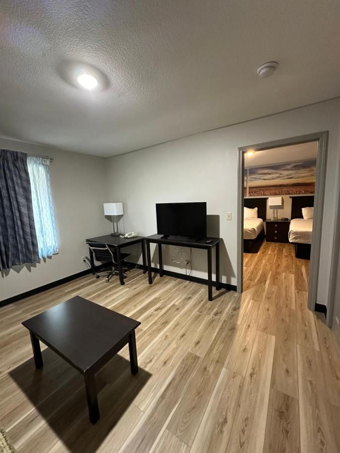 One-Bedroom Suite with Two Queen Beds - Non-Smoking at Days Inn and Suites by Wyndham Sikeston