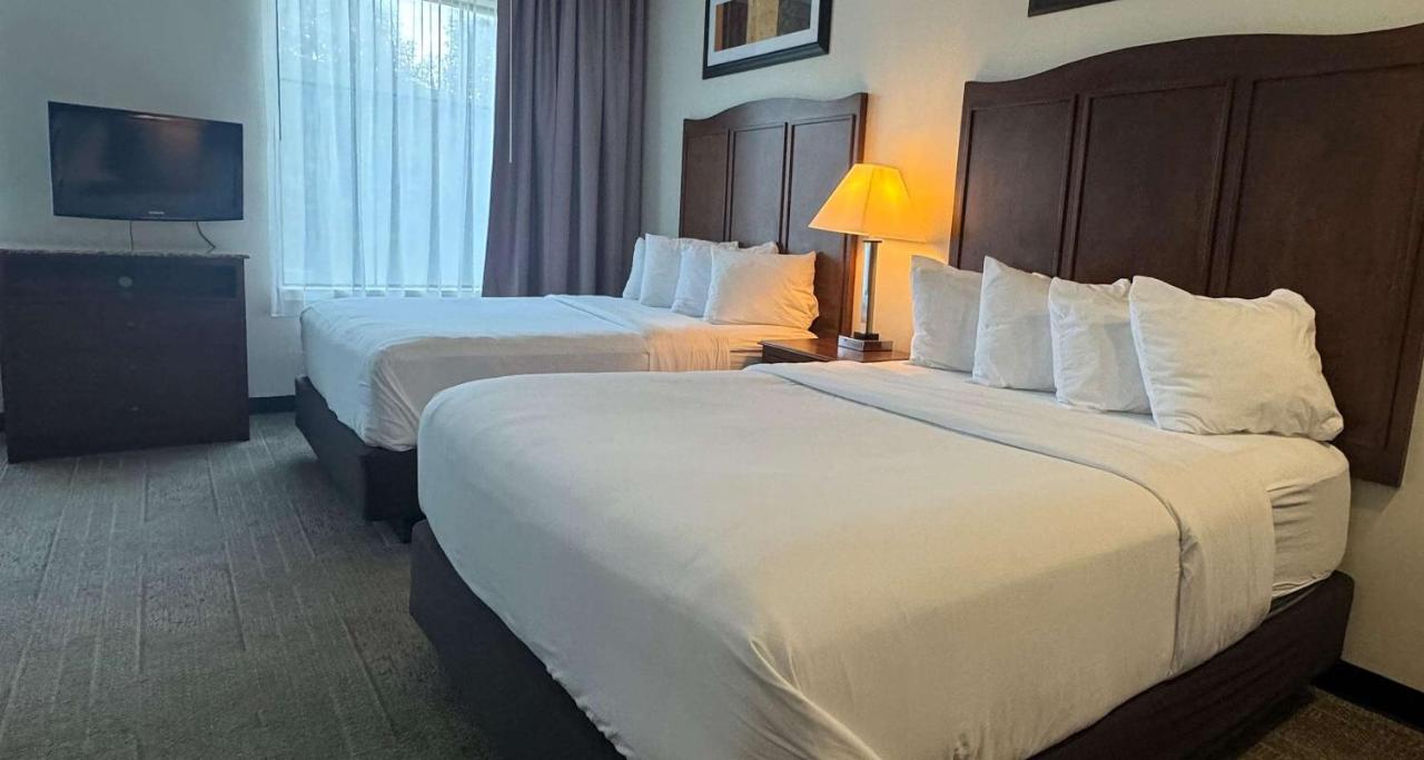  | Best Western Plus Hannaford Inn & Suites