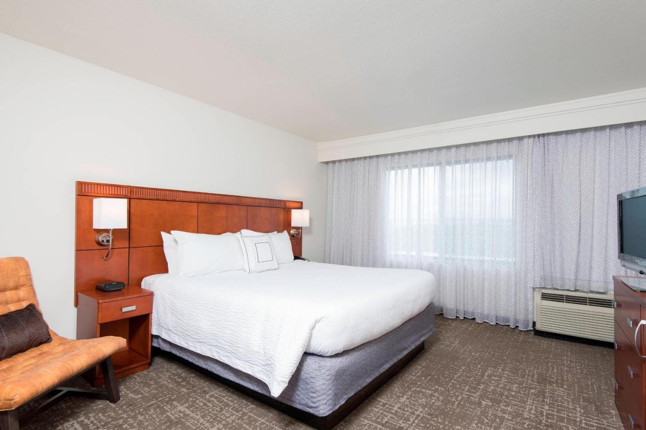 Suite, 1 King, Sofa bed at Courtyard by Marriott San Antonio North/Stone Oak at Legacy