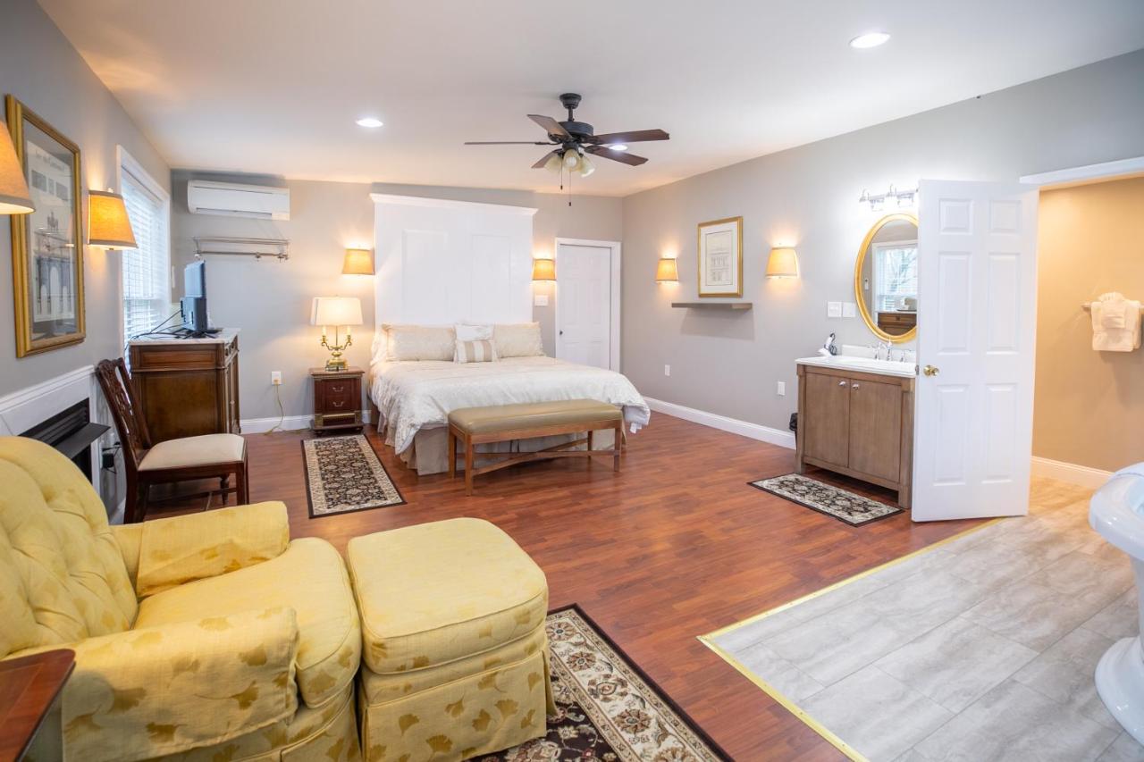  | Cameron Estate Inn