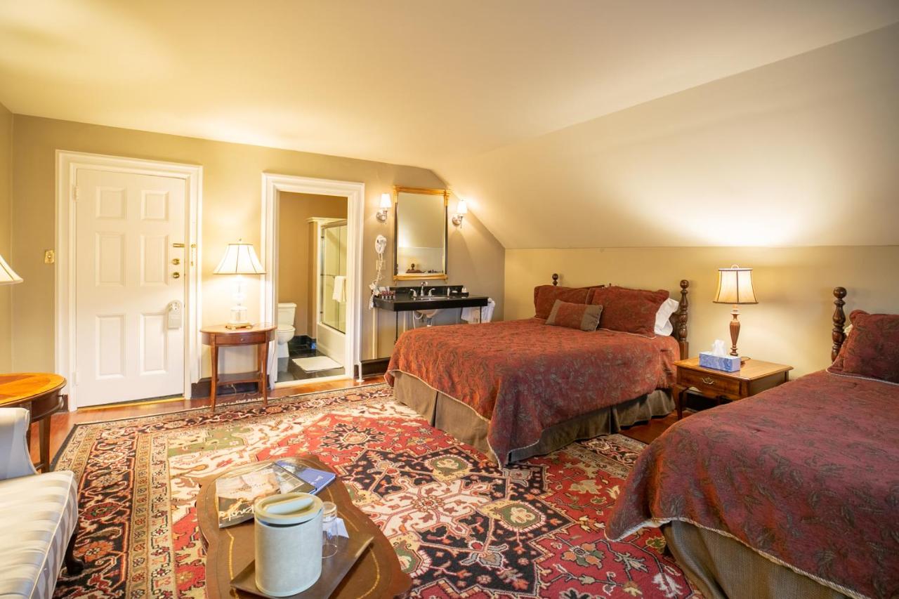 | Cameron Estate Inn