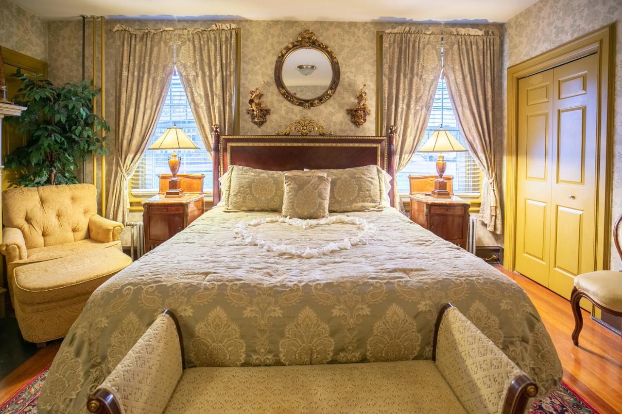 | Cameron Estate Inn