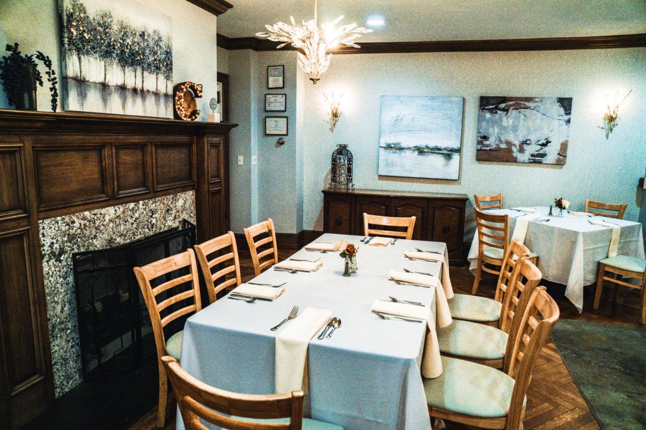 | Cameron Estate Inn