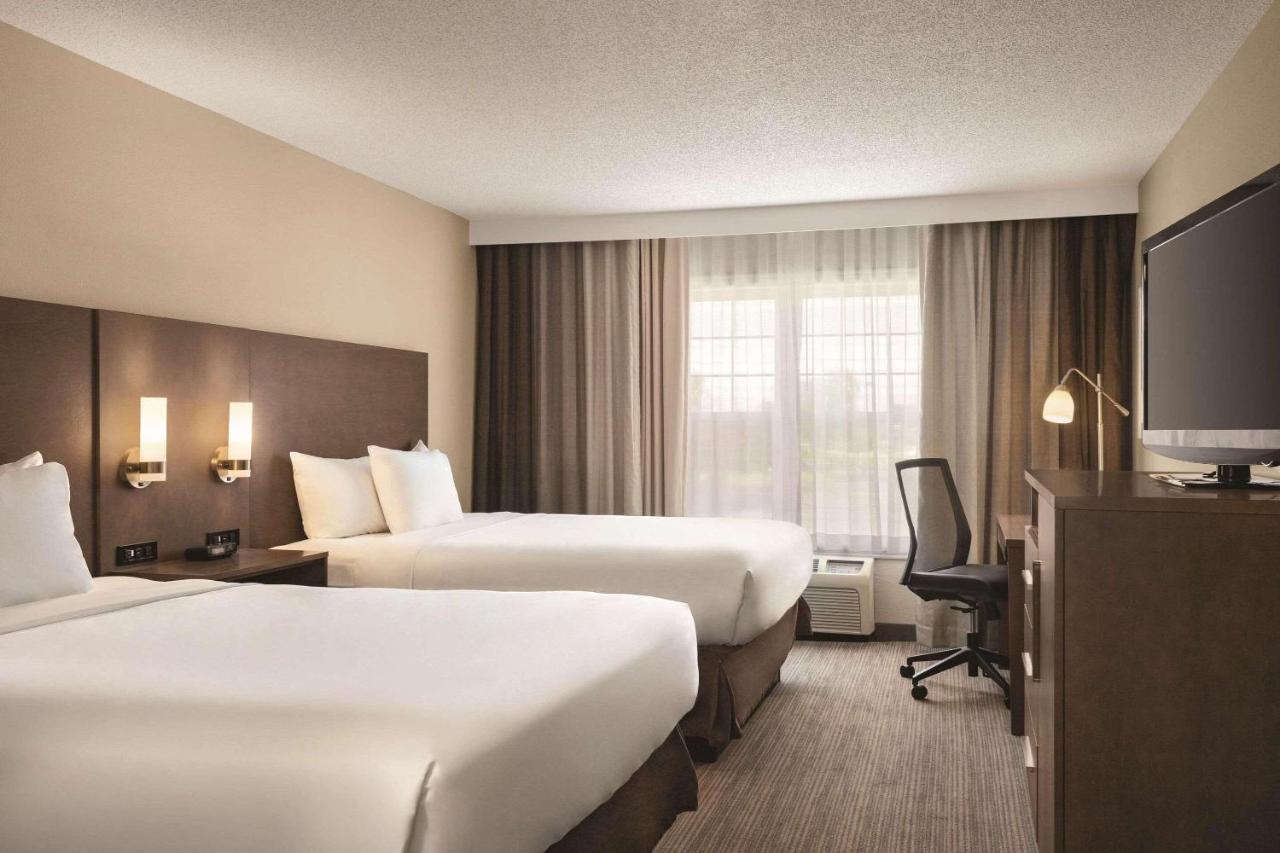| Country Inn & Suites by Radisson, Buffalo, MN