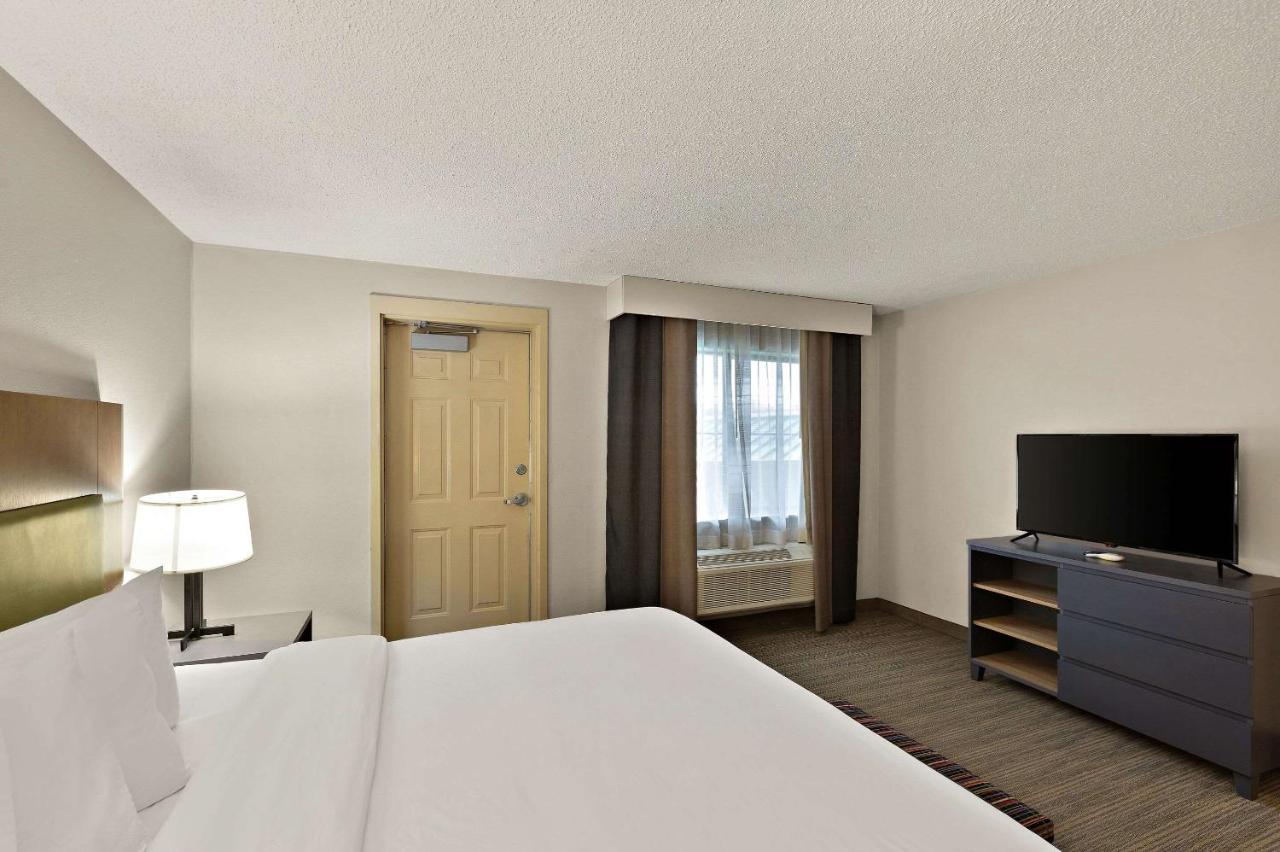 Suite with Kitchenette at Country Inn & Suites by Radisson, Jonesborough-Johnson City West, TN