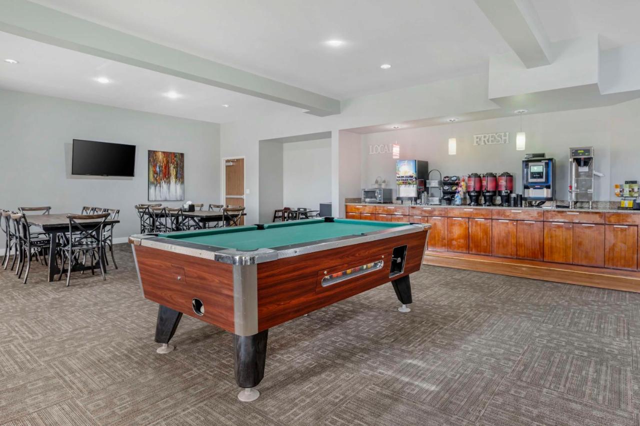 | Best Western PLUS Peppertree Inn at Omak
