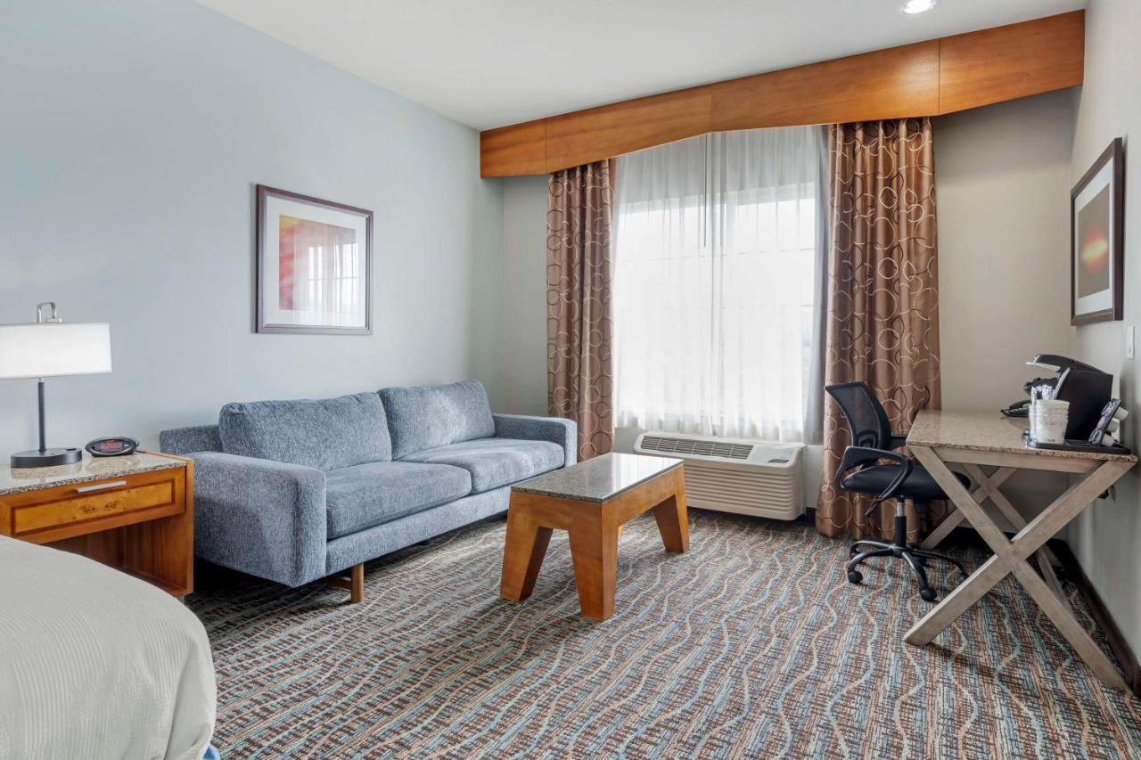 | Best Western PLUS Peppertree Inn at Omak