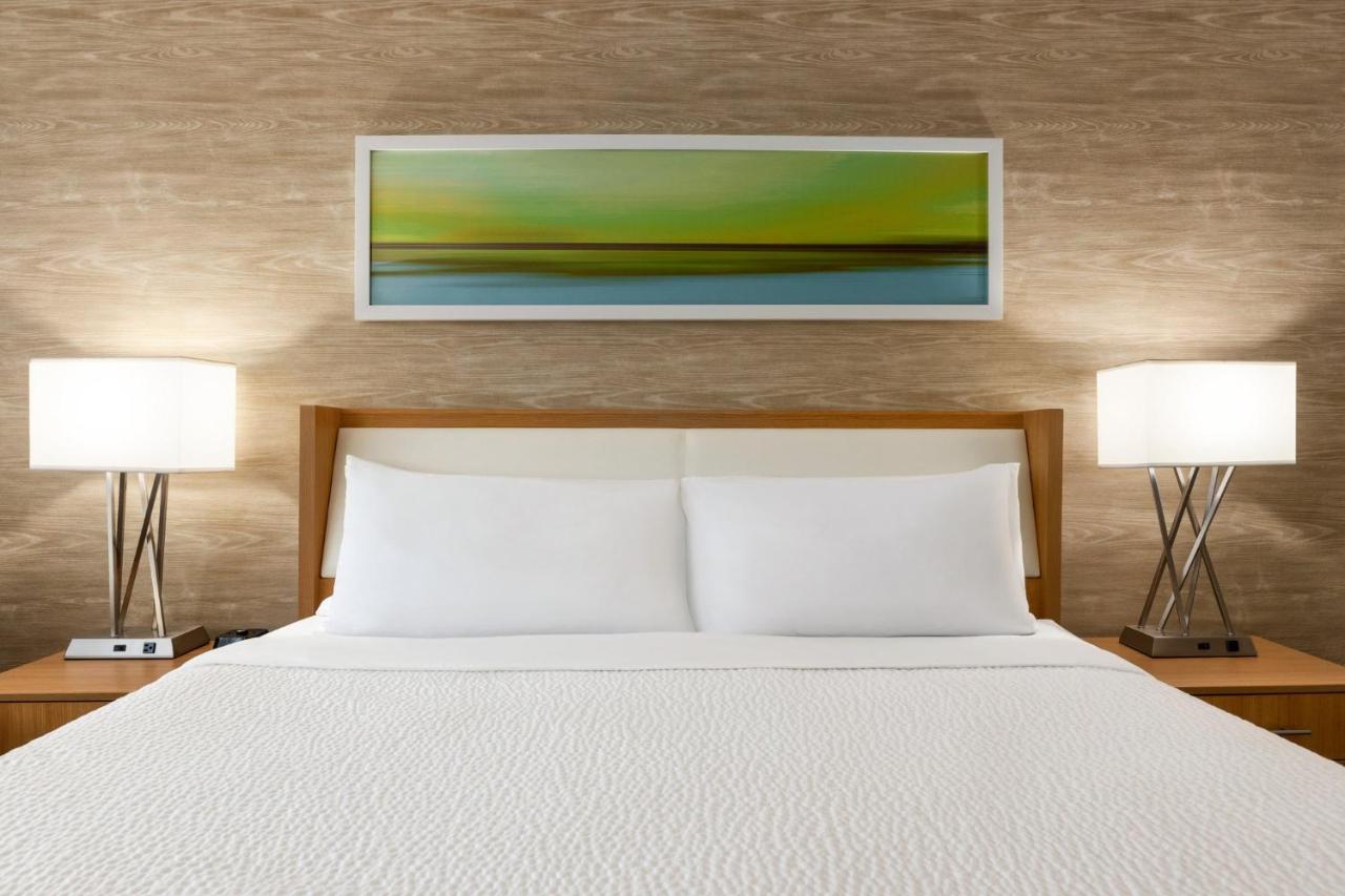 King Room at Holiday Inn Miami Beach - Oceanfront by IHG