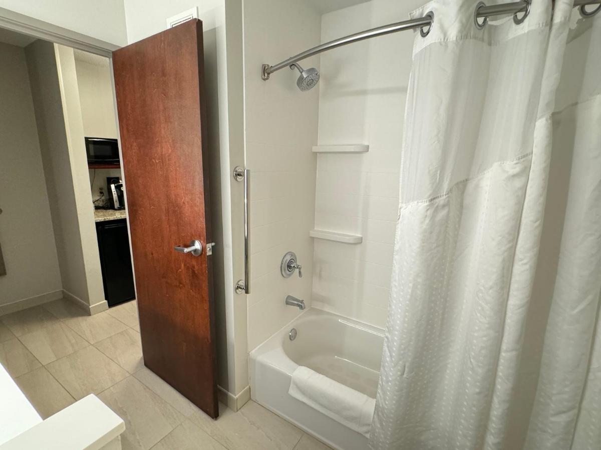 | Holiday Inn Express Hotel & Suites St. Paul-Woodbury, an IHG Hotel