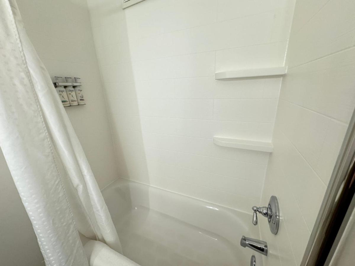 | Holiday Inn Express Hotel & Suites St. Paul-Woodbury, an IHG Hotel