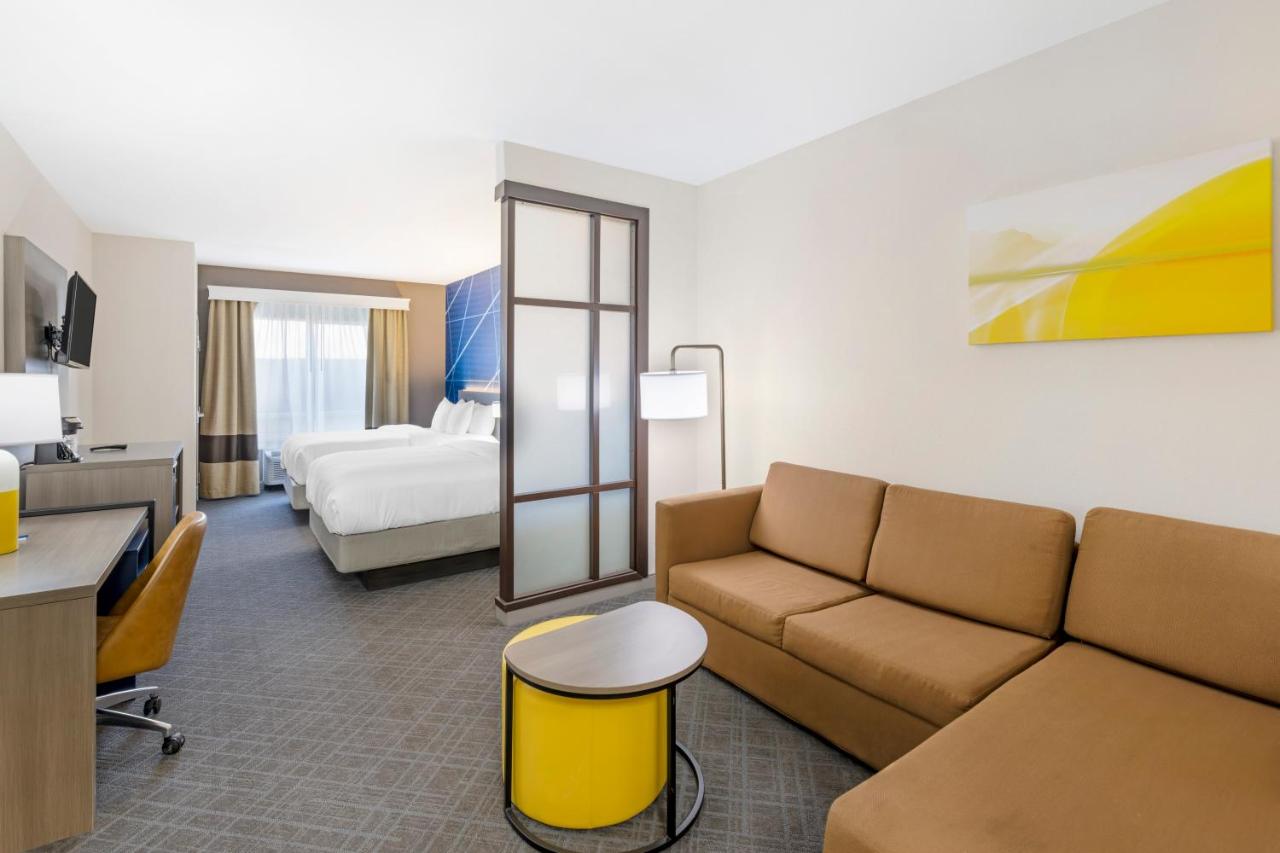 Queen Suite with Two Queen Beds - Accessible/Non-Smoking at Comfort Suites Pecos