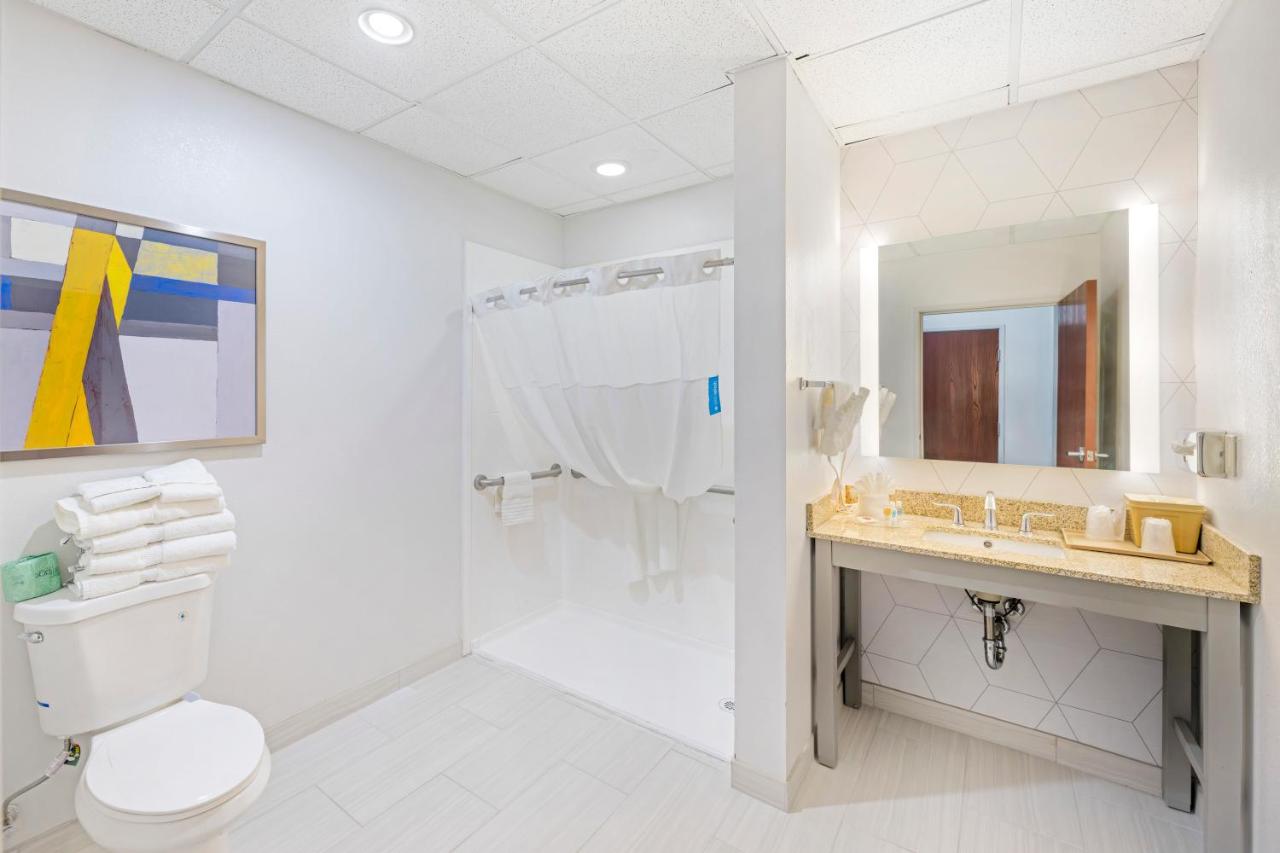 King Suite - Accessible/Non-Smoking at Comfort Suites Pecos