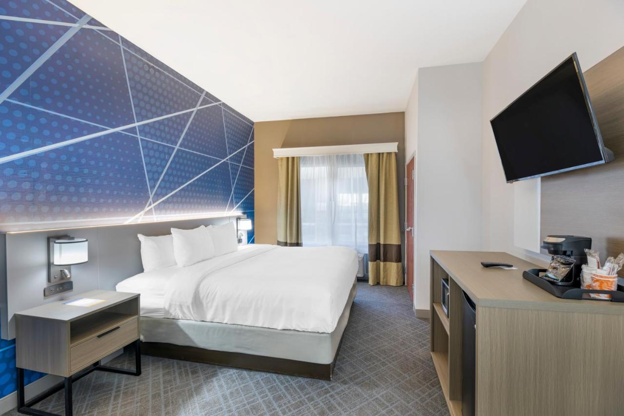 King Suite - Accessible/Non-Smoking at Comfort Suites Pecos