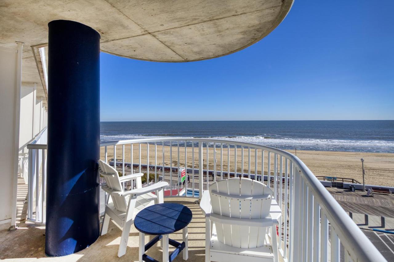 Suite with Sea View at Commander Hotel & Suites