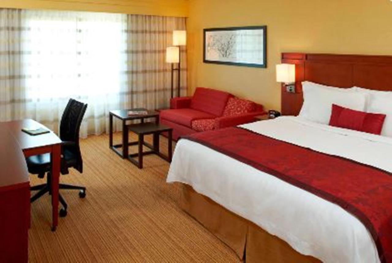 | Courtyard by Marriott Buffalo Amherst/University