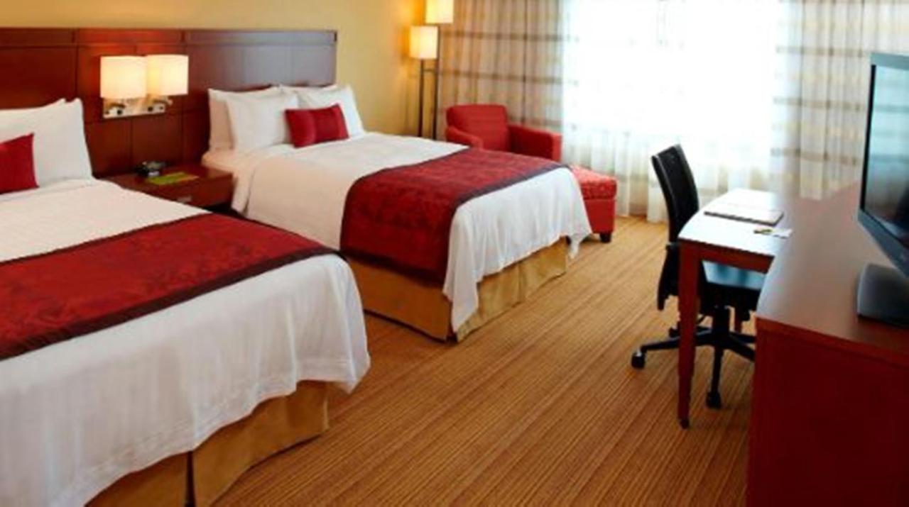 | Courtyard by Marriott Buffalo Amherst/University