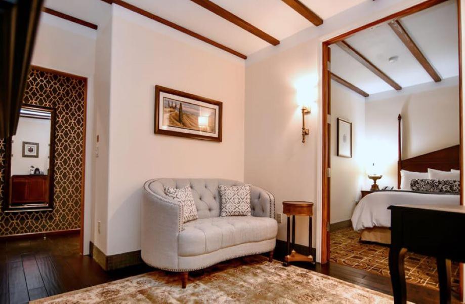 Junior Suite at Brand Plaza Hotel