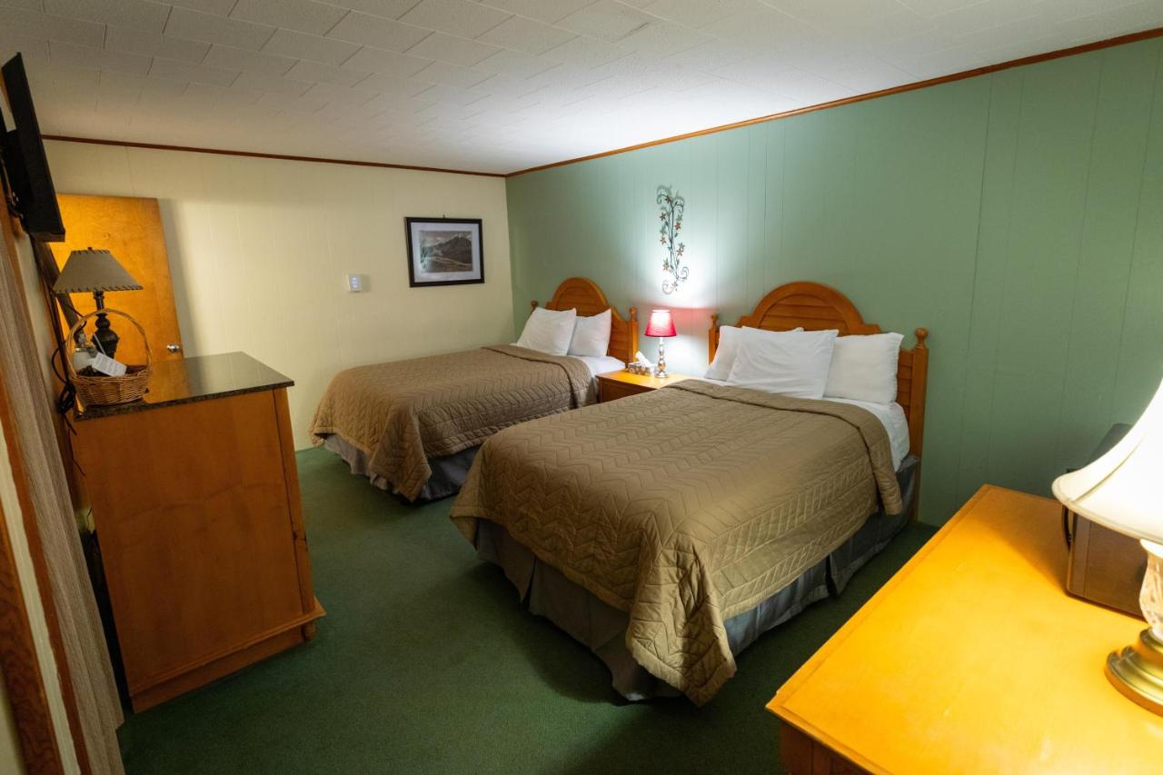 | Jimmy OConnor's Windham Mtn Inn