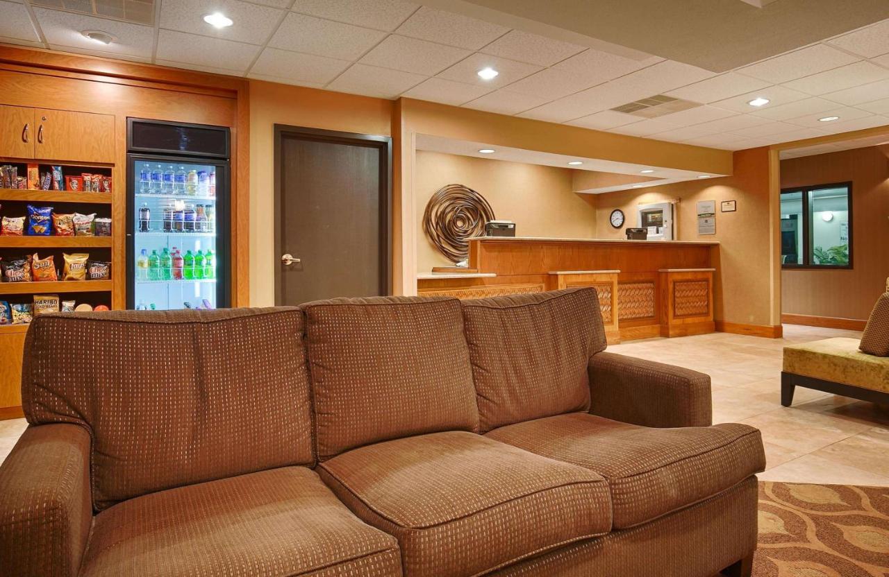 | Best Western Plus Mishawaka Inn