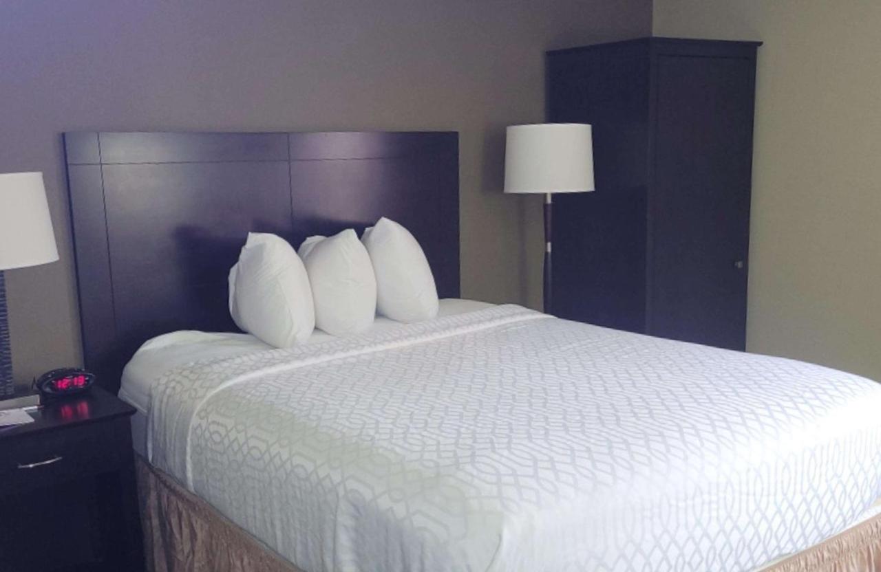 | Best Western Plus Mishawaka Inn