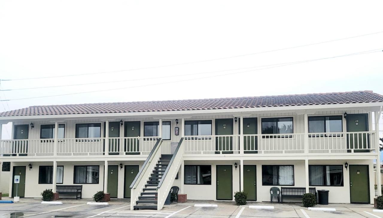 | Soledad Motel 8