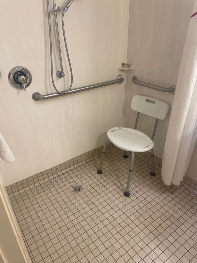 Deluxe King Room Disability Access Non-Smoking at Red Roof Inn Dallas - DFW Airport North