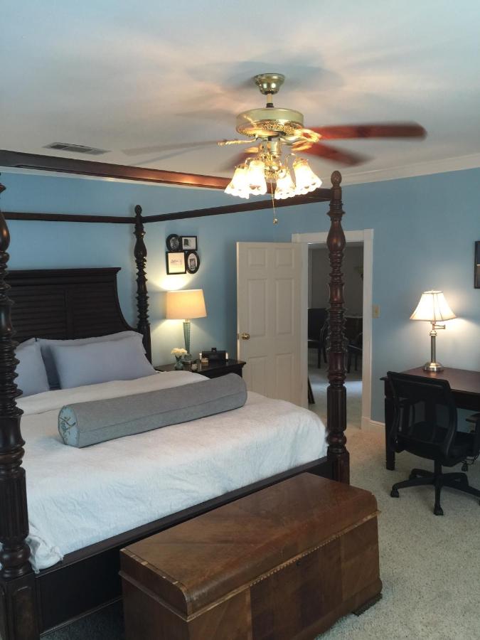 | Huffman House Bed & Breakfast