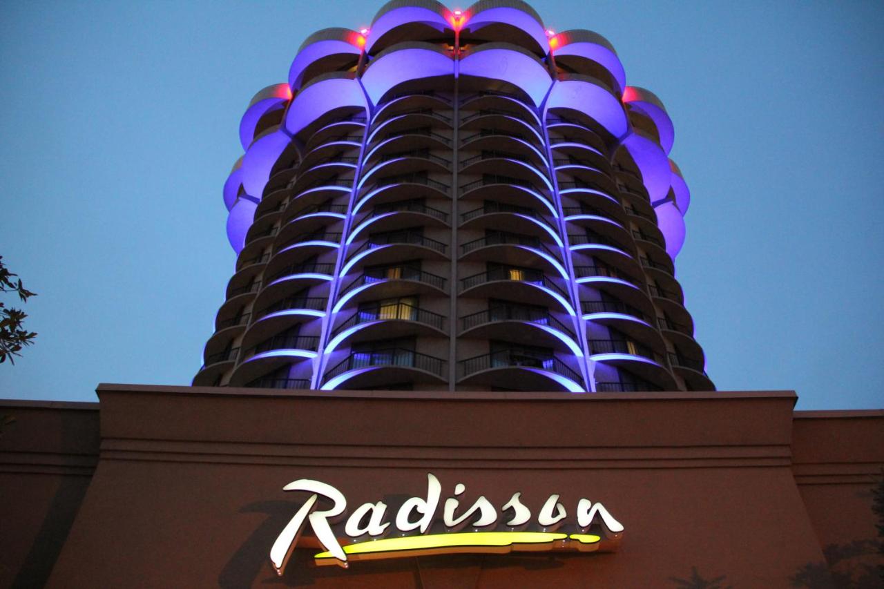 | Radisson Hotel Cincinnati Riverfront