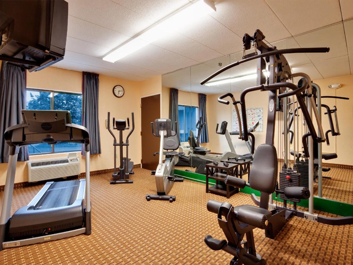 King Room - Non-Smoking at Baymont by Wyndham East Windsor Bradley Airport