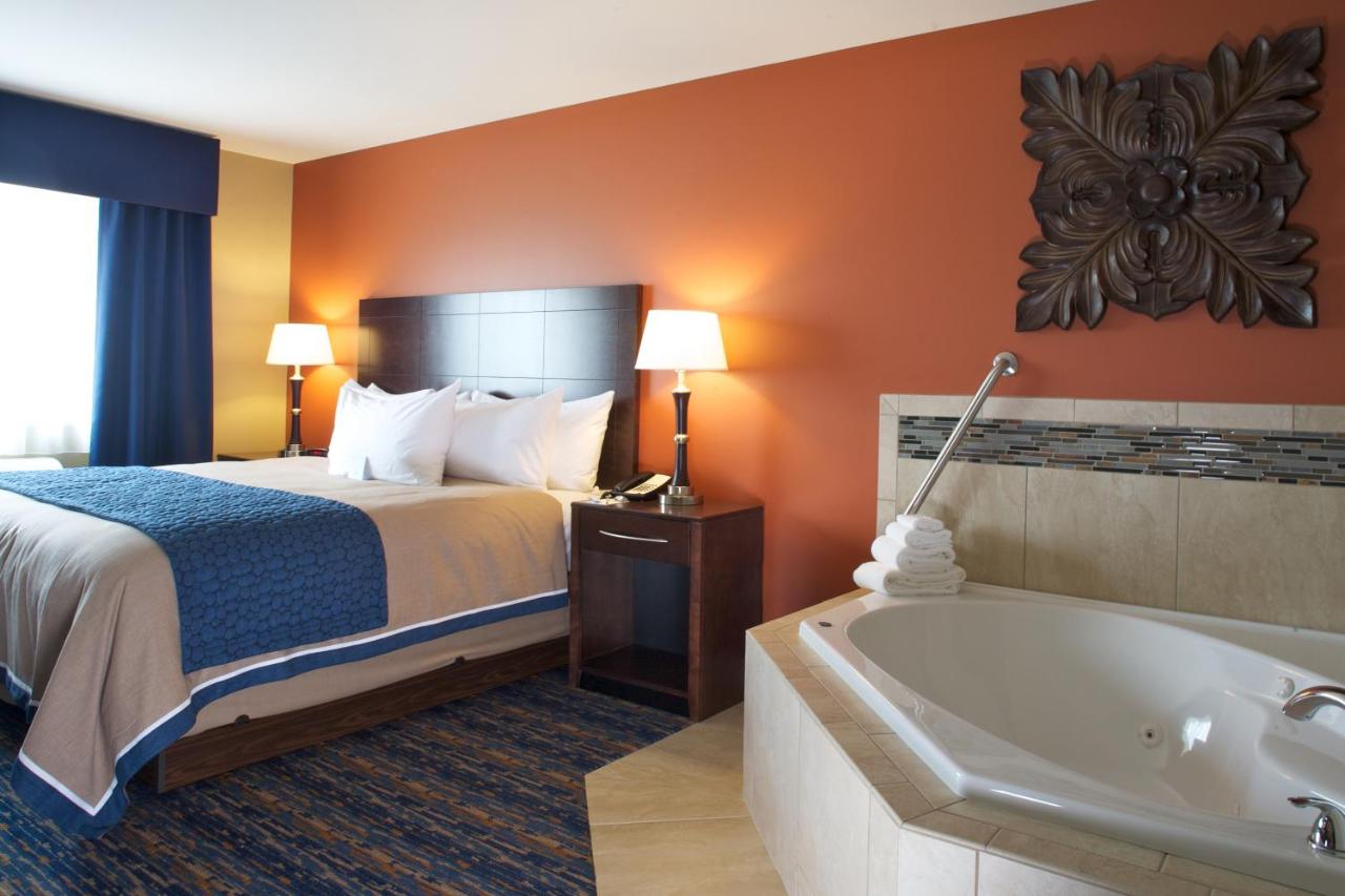 Suite with Spa Bath at GrandStay Hotel & Suites Mount Horeb - Madison