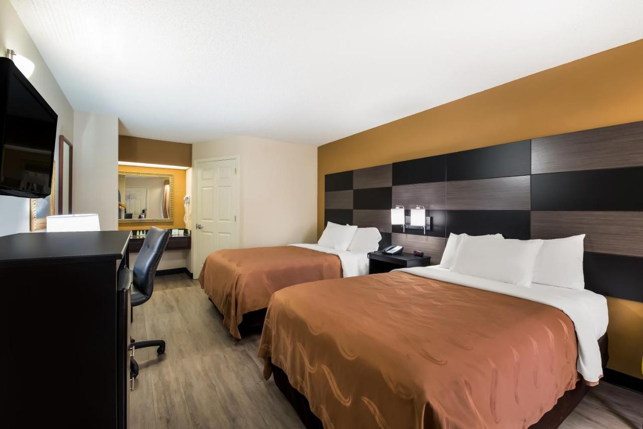 Double Room with Two Double Beds - Accessible/Non-Smoking at Quality Inn Johnson City I-26 exit 17