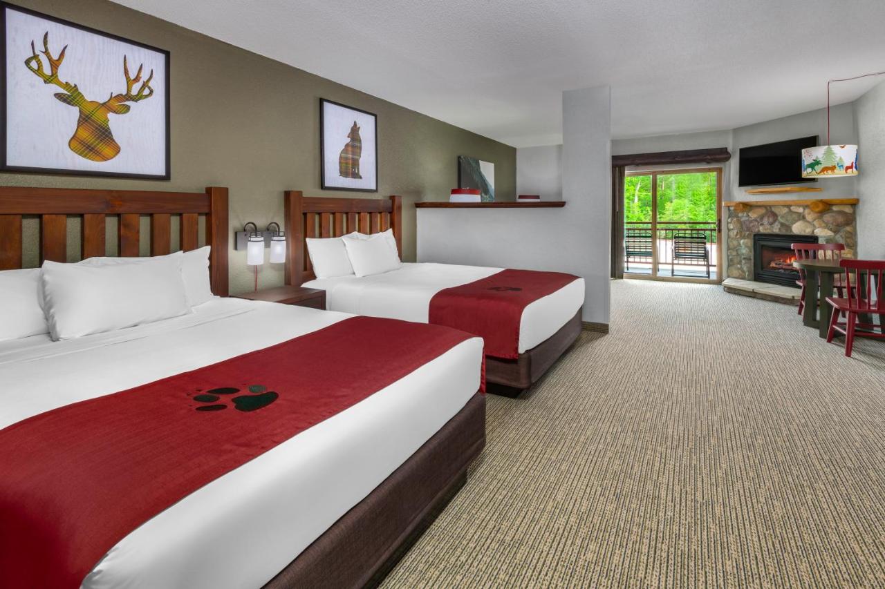 Deluxe Queen Suite at Great Wolf Lodge Atlanta / LaGrange, GA