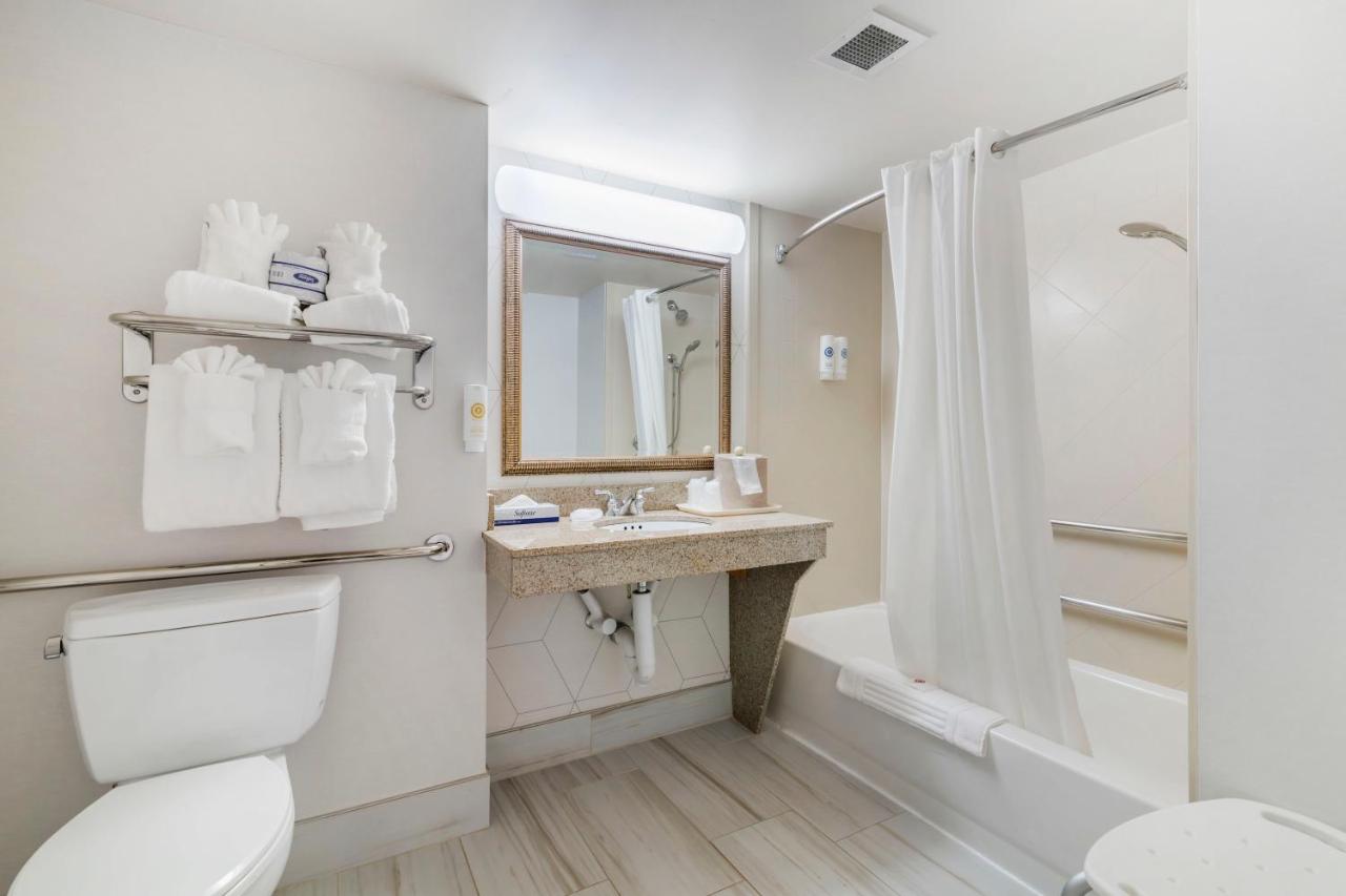 | Comfort Inn & Suites Lake George