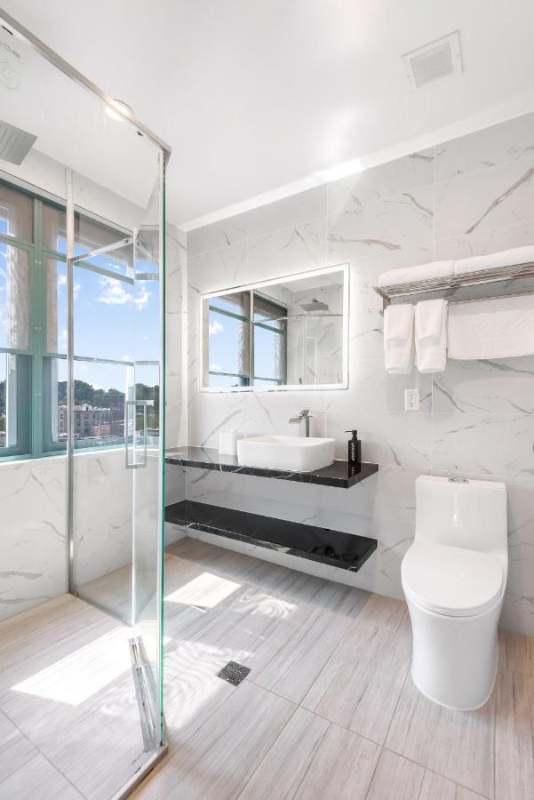 Double Room at Liberty View Brooklyn hotel